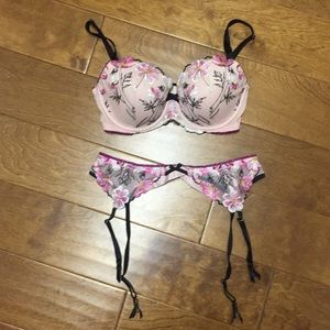 Victoria’s Secret Bra and Garter Belt